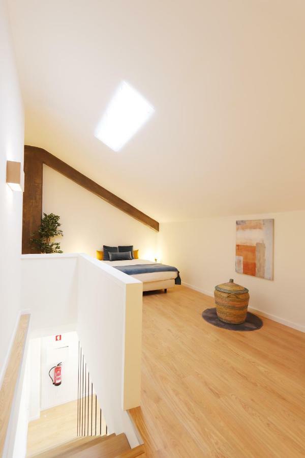 Hm - Living Batalha Square 2 Apartment Porto Exterior photo