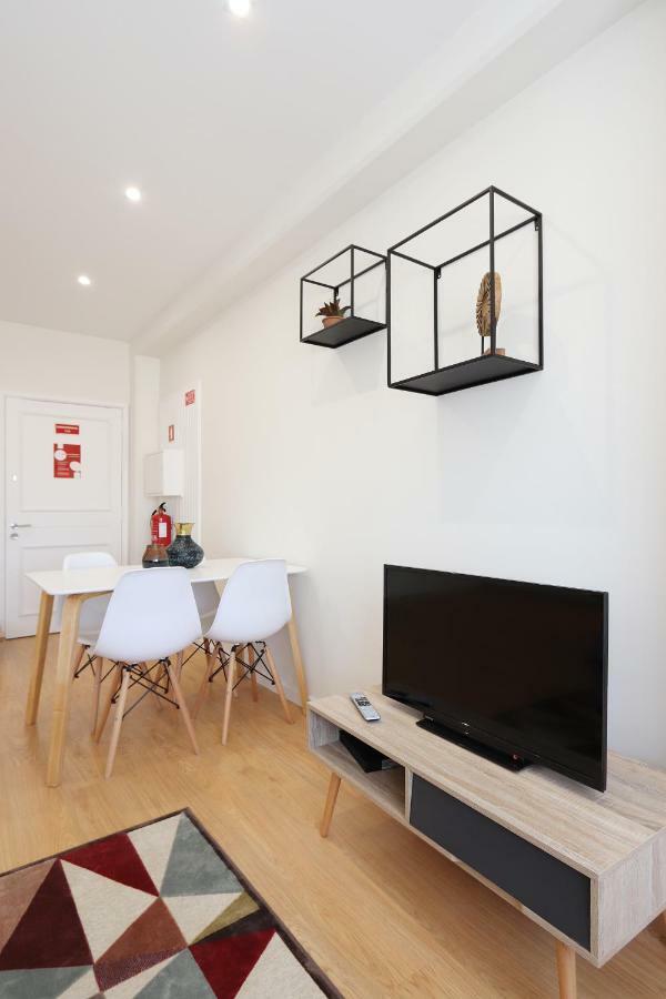 Hm - Living Batalha Square 2 Apartment Porto Exterior photo